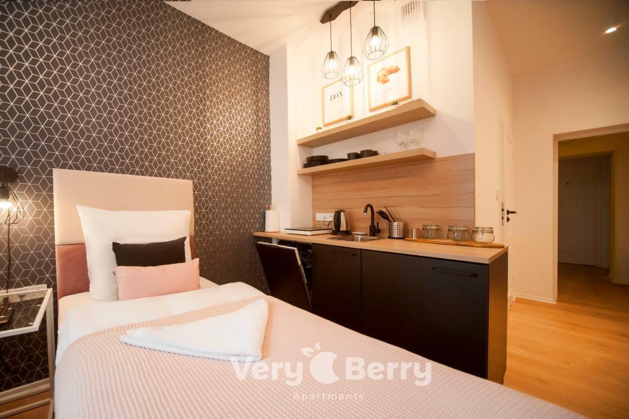 Very Berry - Glogowska 35a - MTP Apartments - self check in 24h Posen Exterior foto